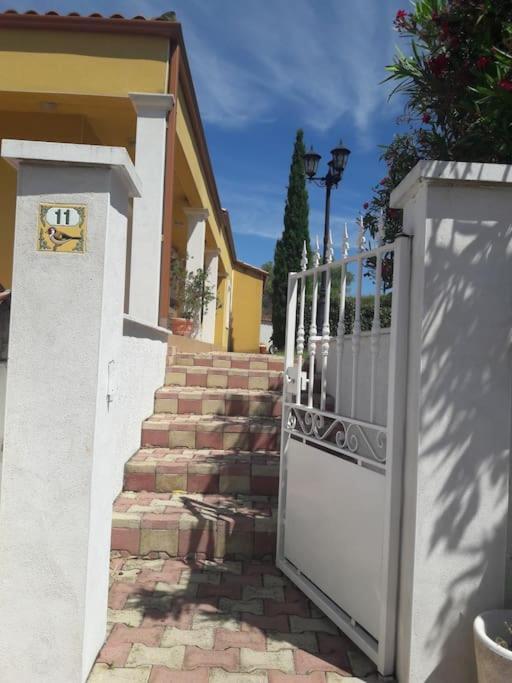 Maison Dans Une Propriete Avec Une Cour Corneilhan Экстерьер фото